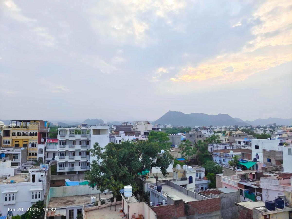 Albergue The Rustic Monk Udaipur Exterior foto