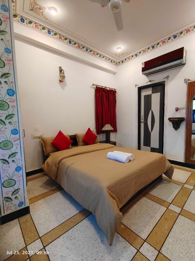 Albergue The Rustic Monk Udaipur Exterior foto