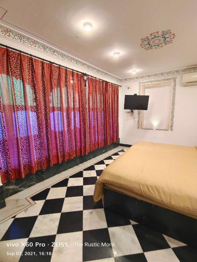 Albergue The Rustic Monk Udaipur Exterior foto