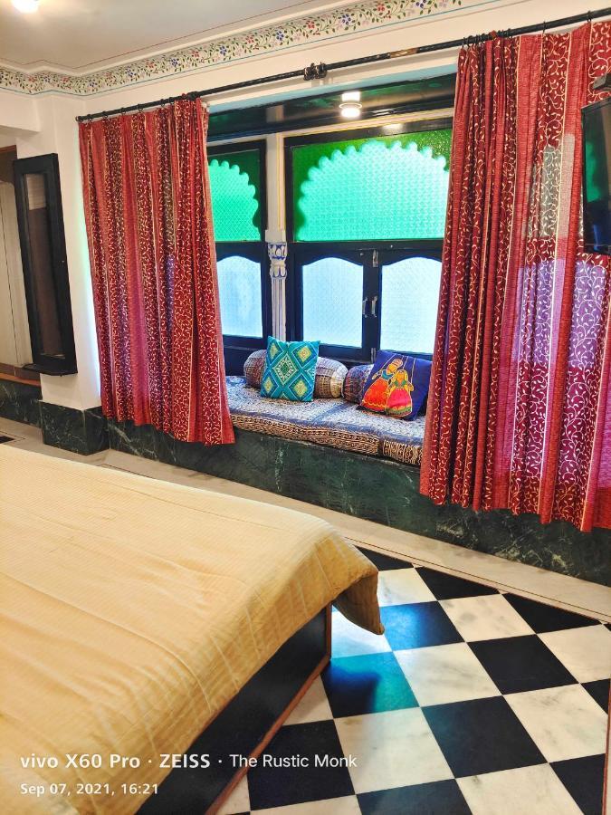 Albergue The Rustic Monk Udaipur Exterior foto