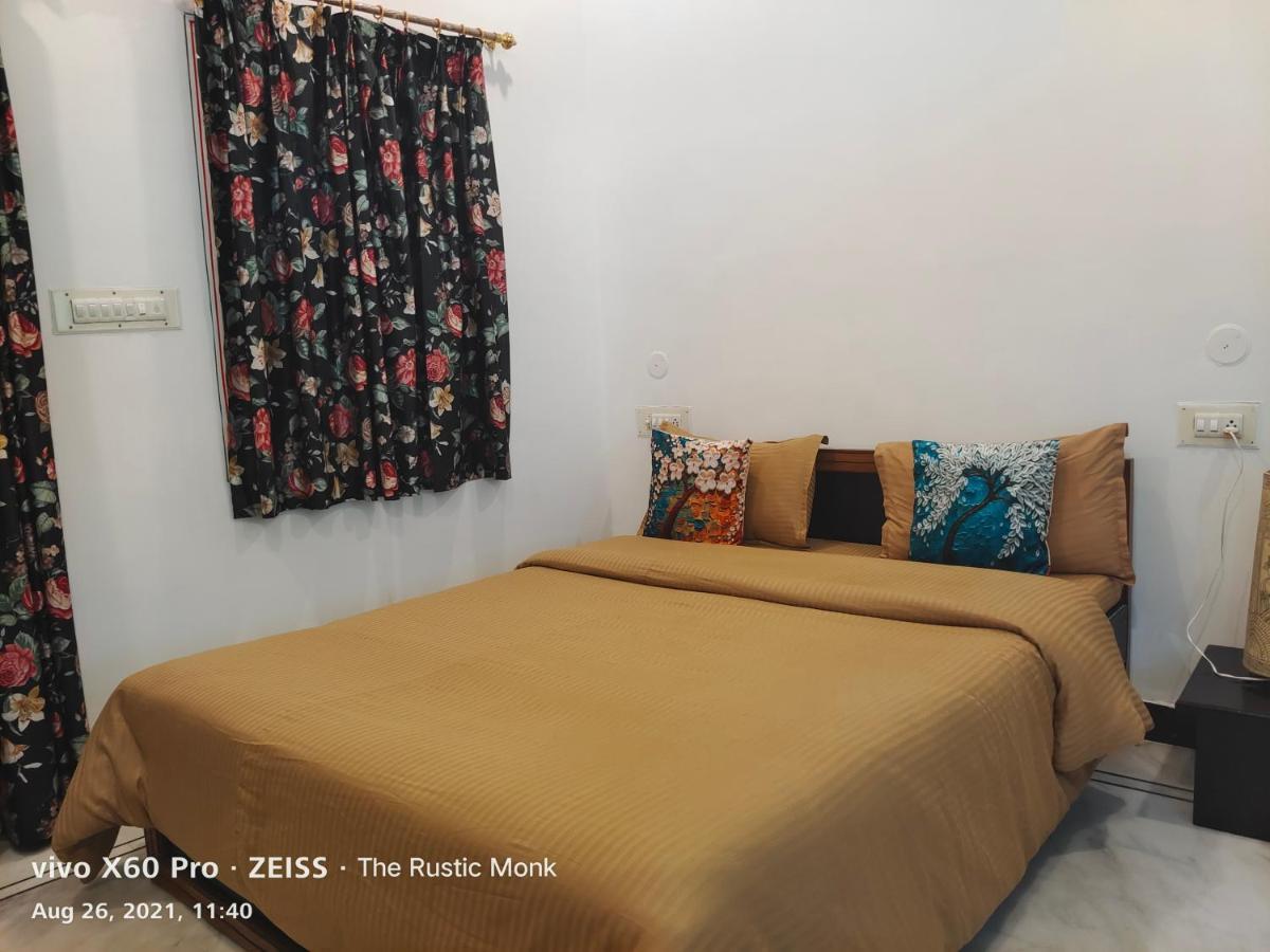 Albergue The Rustic Monk Udaipur Exterior foto