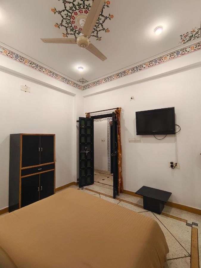 Albergue The Rustic Monk Udaipur Exterior foto